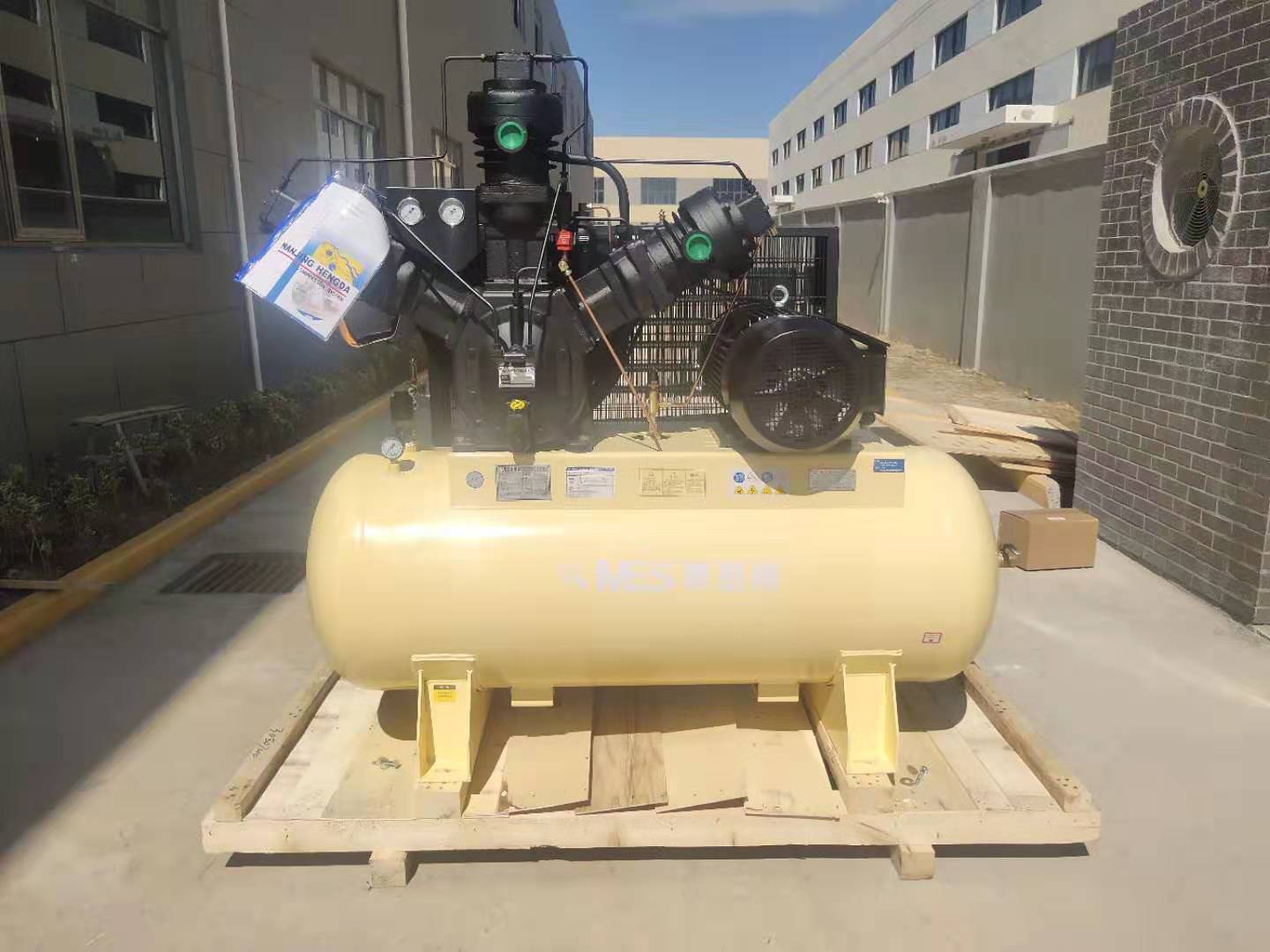 无油螺杆空压机