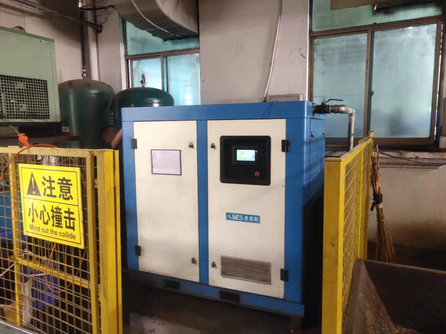 无油螺杆空压机